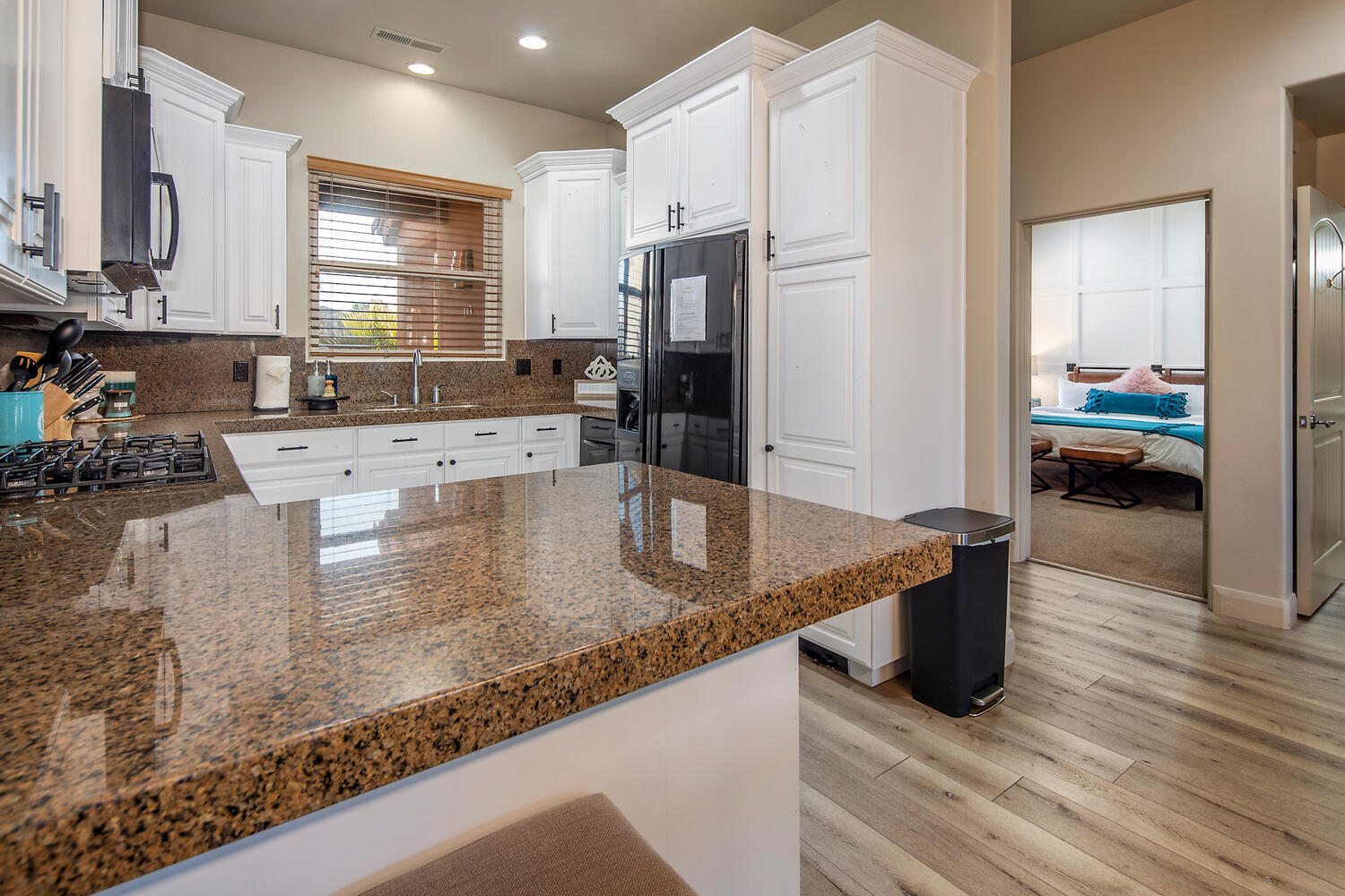 POINT VISTA CONDOS - Residential