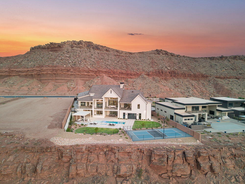BANDED HILLS SUB - Residential