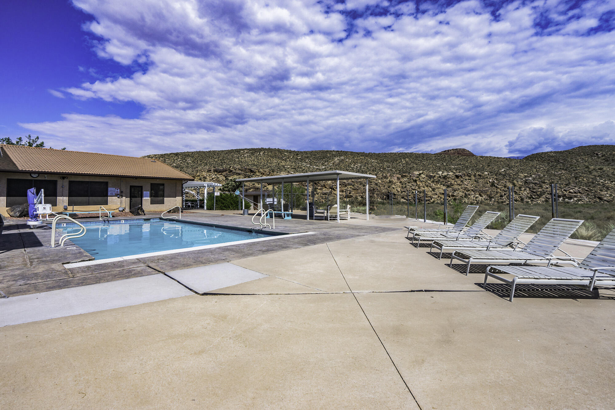 QUAIL LAKE ESTATES - Residential