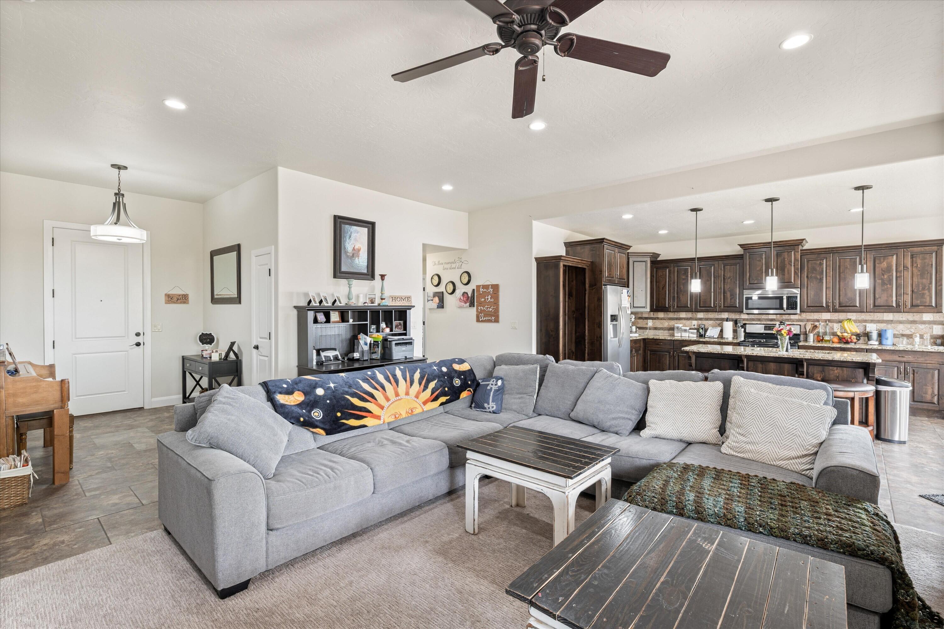 CORONADO RIDGE - Residential