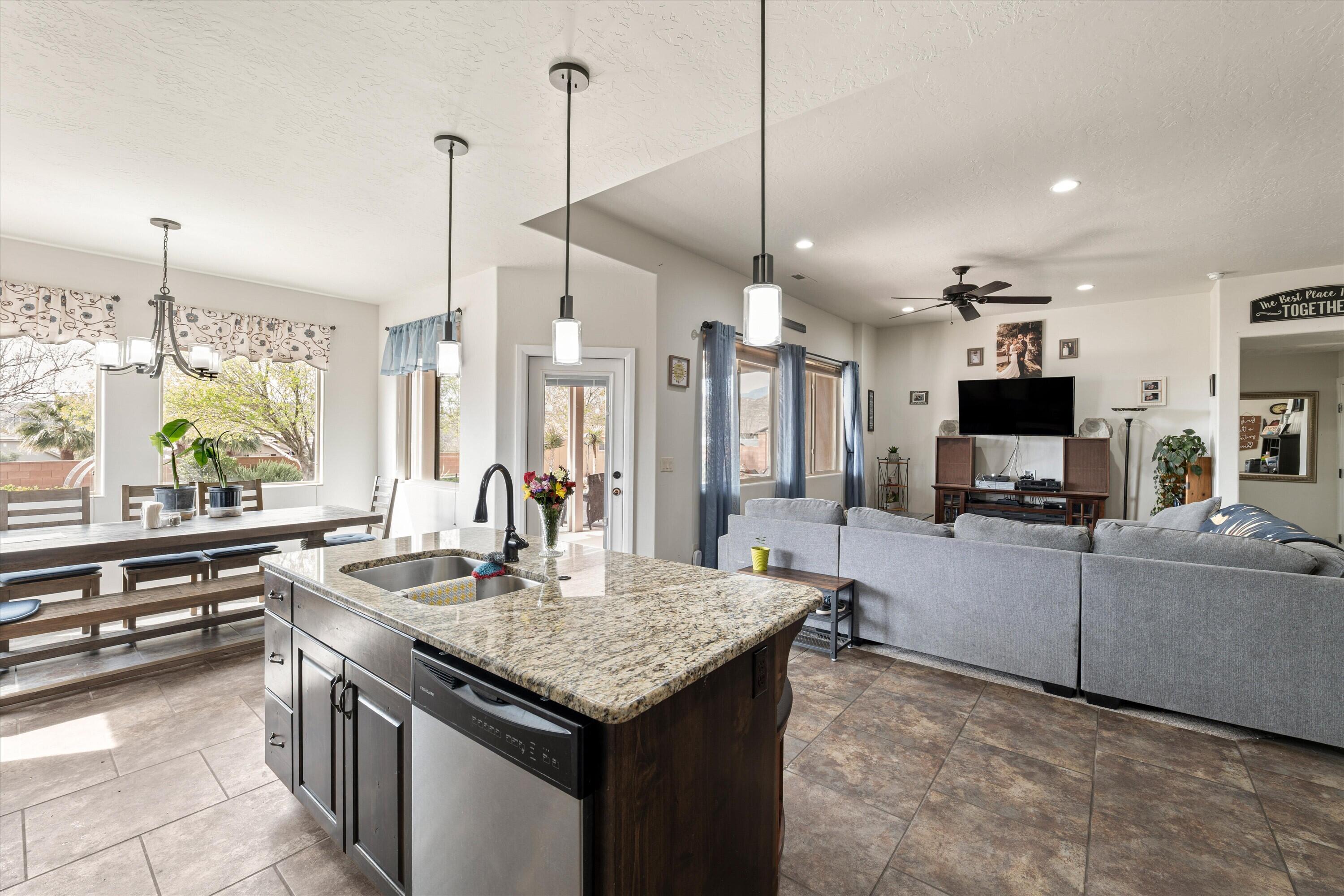 CORONADO RIDGE - Residential