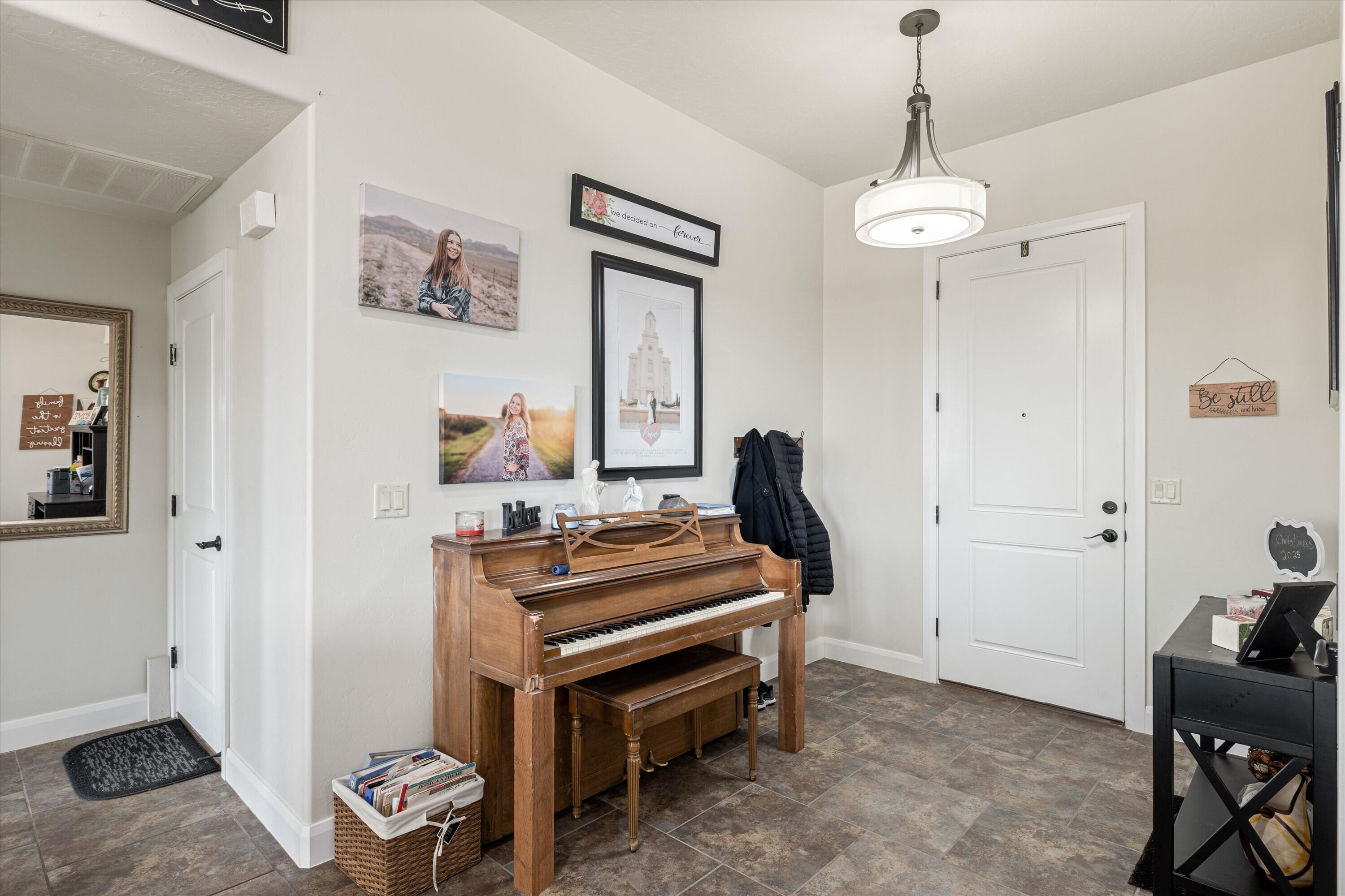 CORONADO RIDGE - Residential