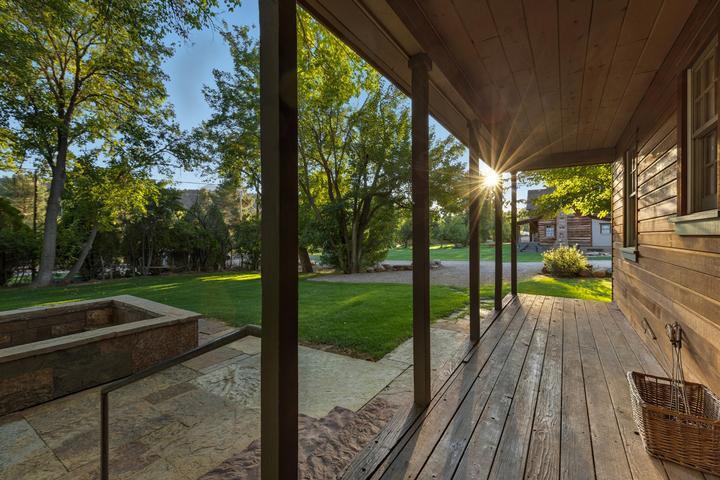 ROCKVILLE TOWNSITE - Residential