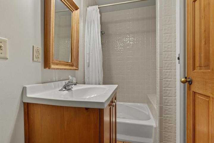 ROCKVILLE TOWNSITE - Residential