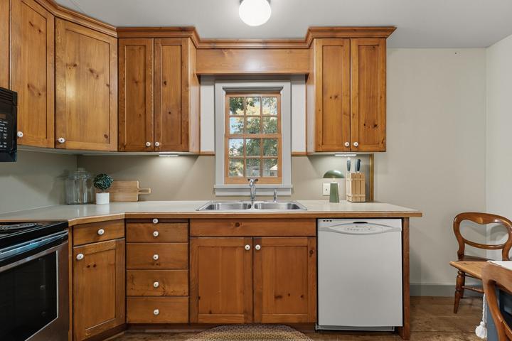ROCKVILLE TOWNSITE - Residential