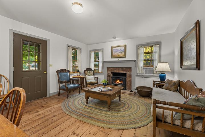 ROCKVILLE TOWNSITE - Residential