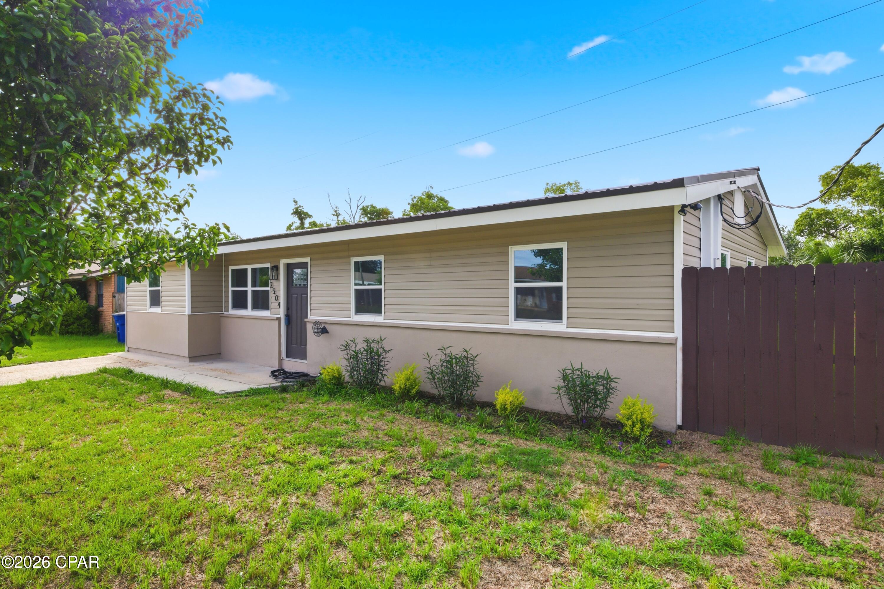 Hentz 1st Add Unit B - Residential
