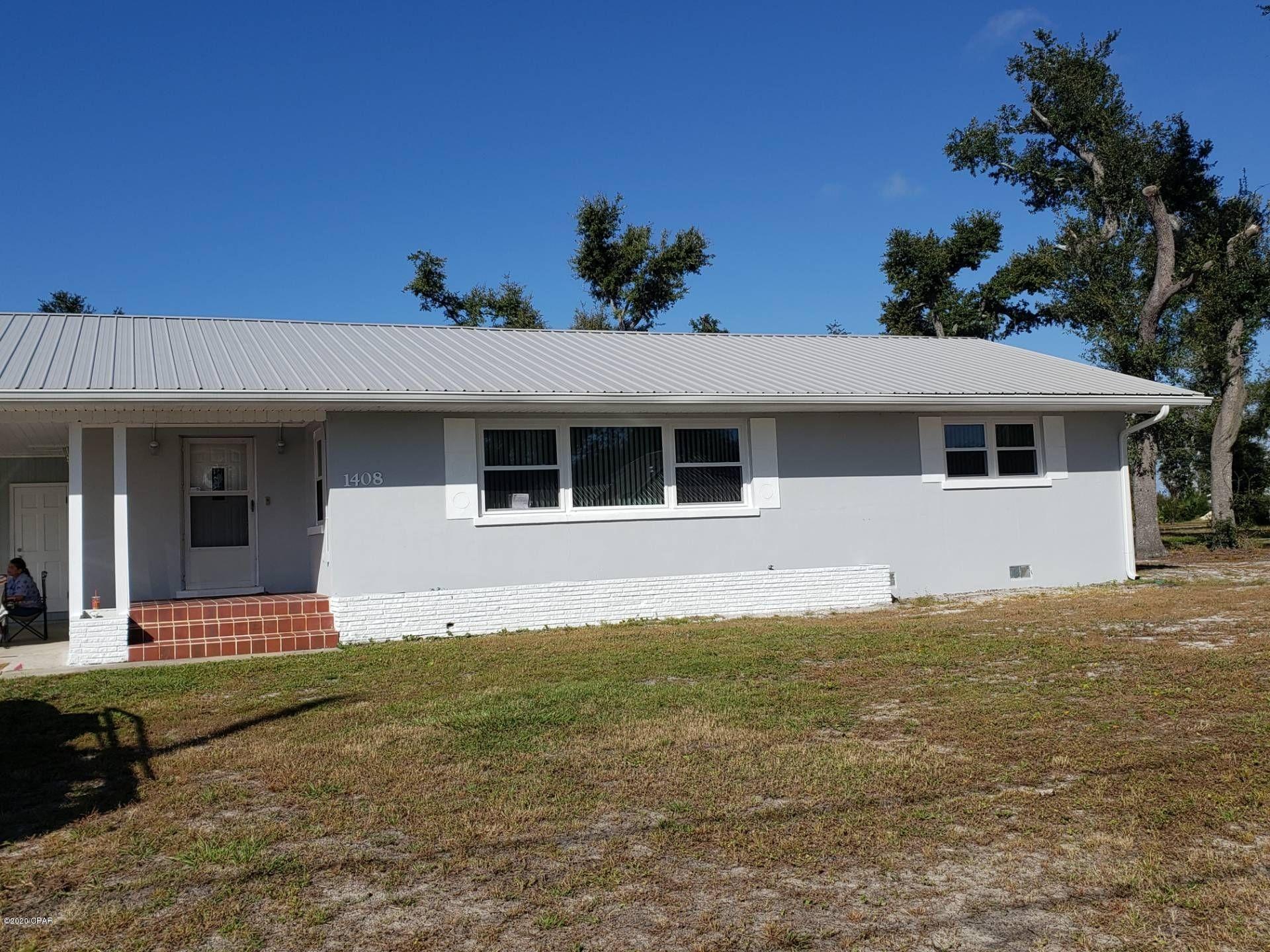 Procurement Property! Newly renovated inside and out. Fresh paint, flooring, cabinets, appliances, and so much more! Fully fenced yard with an oversized workshop - plenty of room for storage. Less than a block to water access, this property won't last long!