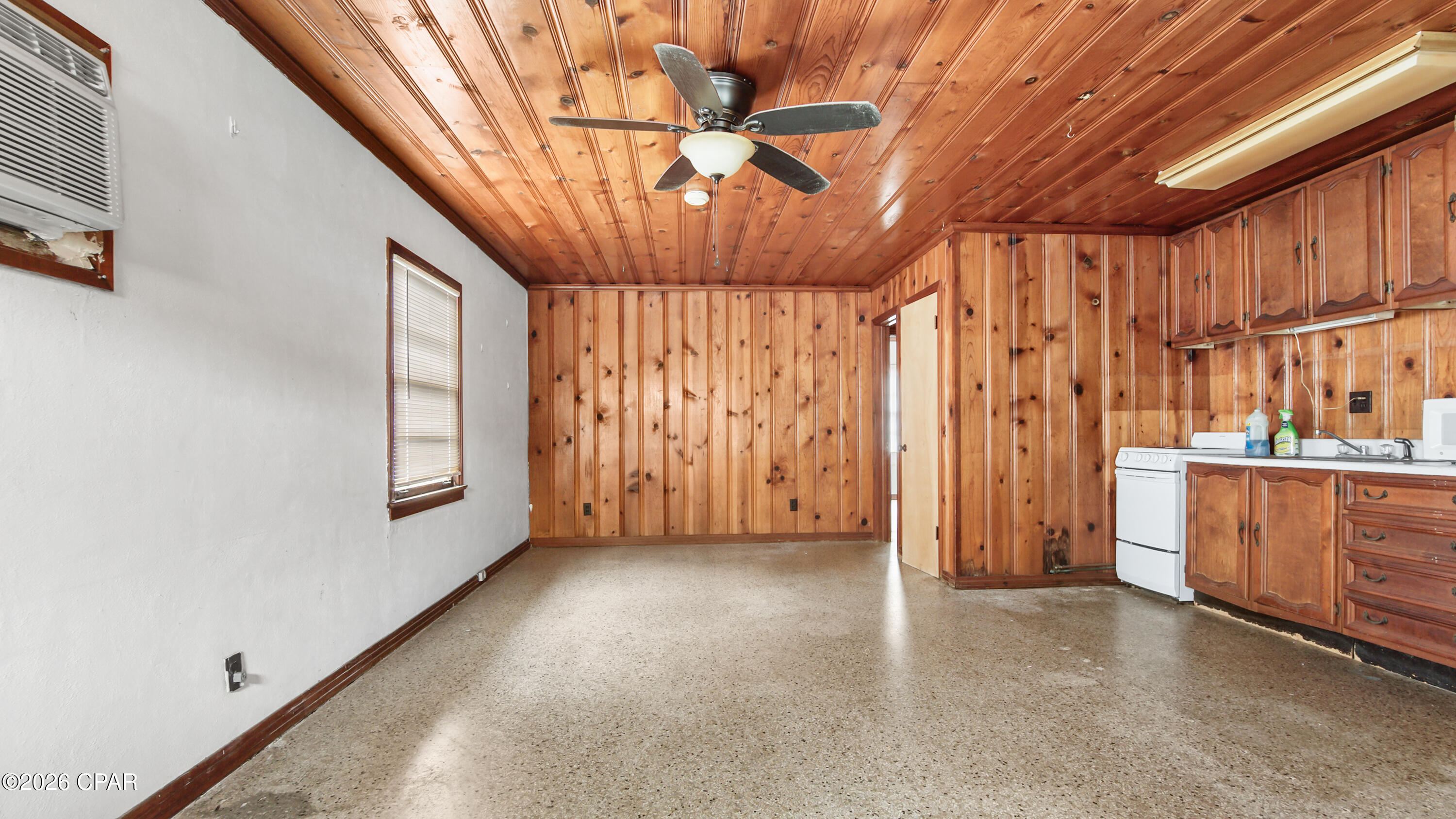 Hutchison's 1st To Bahama Bch - Commercial Sale