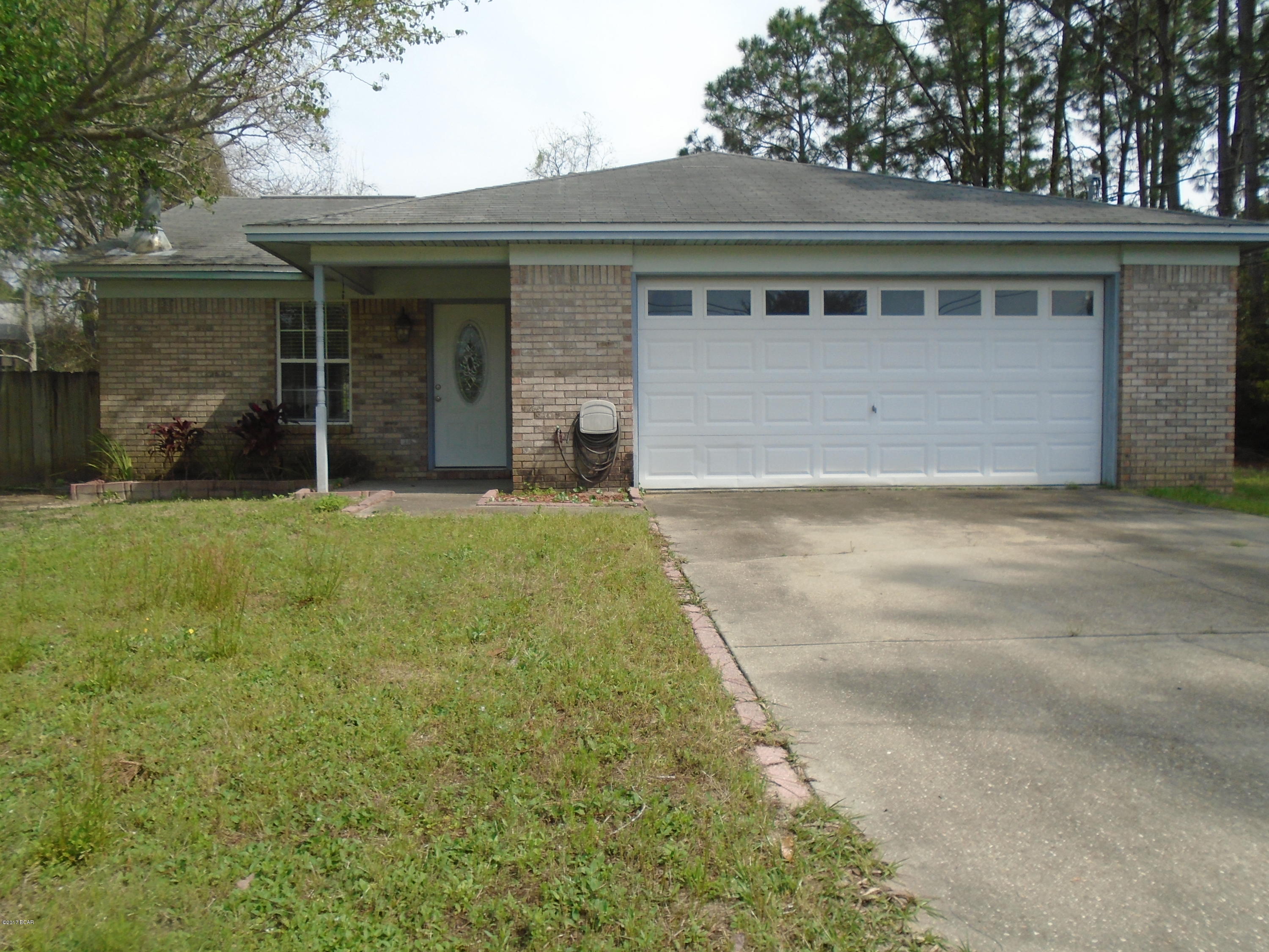 3/2 home close just minutes from Tyndall AFB. All property sizes and ages are approximate, please measure and/or verify if important. 

School assignments are subject to change, please check with Bay County for most accurate information.

Deposit is the same as the rent.