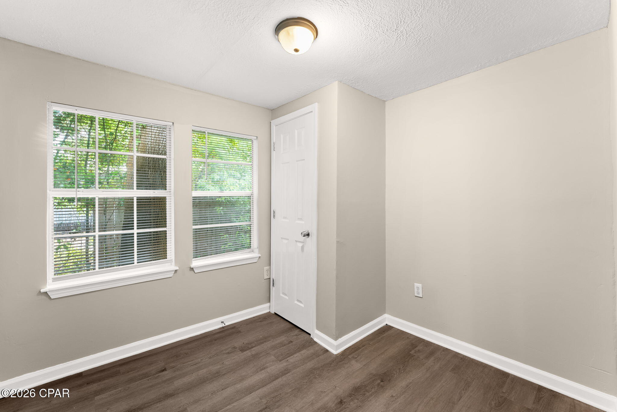 [No Recorded Subdiv] - Commercial Sale