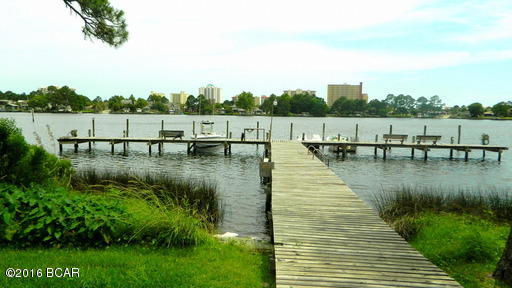 Renovated Condo On North Lagoon Drive, Community Pool, Most Utilities Included $1200/month!

This 2BR/2BA unit is located in Palisades Condominiums on North Lagoon Drive. Recent renovations include new laminate flooring throughout, fresh paint throughout, new showers in both bathrooms, and resurfaced kitchen counter tops. The living area has access to the patio and offers a view of Grand Lagoon. The master bedroom has an adjoining bathroom. Includes basic cable TV, water, sewer, garbage and pest control. Washer/dryer hookup. Small pets under 24lbs negotiable with $250 non-refundable pet fee. Available for immediate occupancy. Palisades Condominiums features a lagoon front pool, dock, and club house.