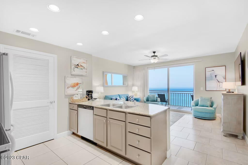 Splash Condo - Residential