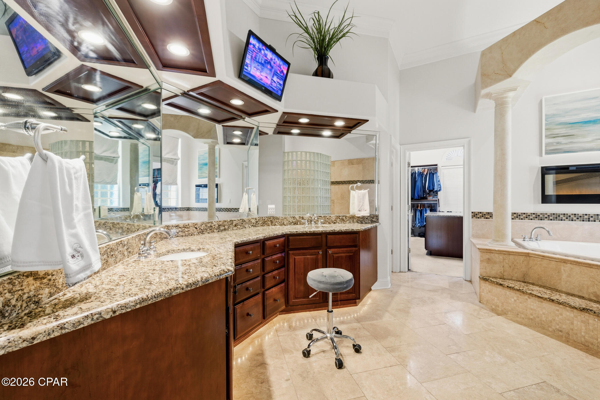 Legend Lakes - Residential