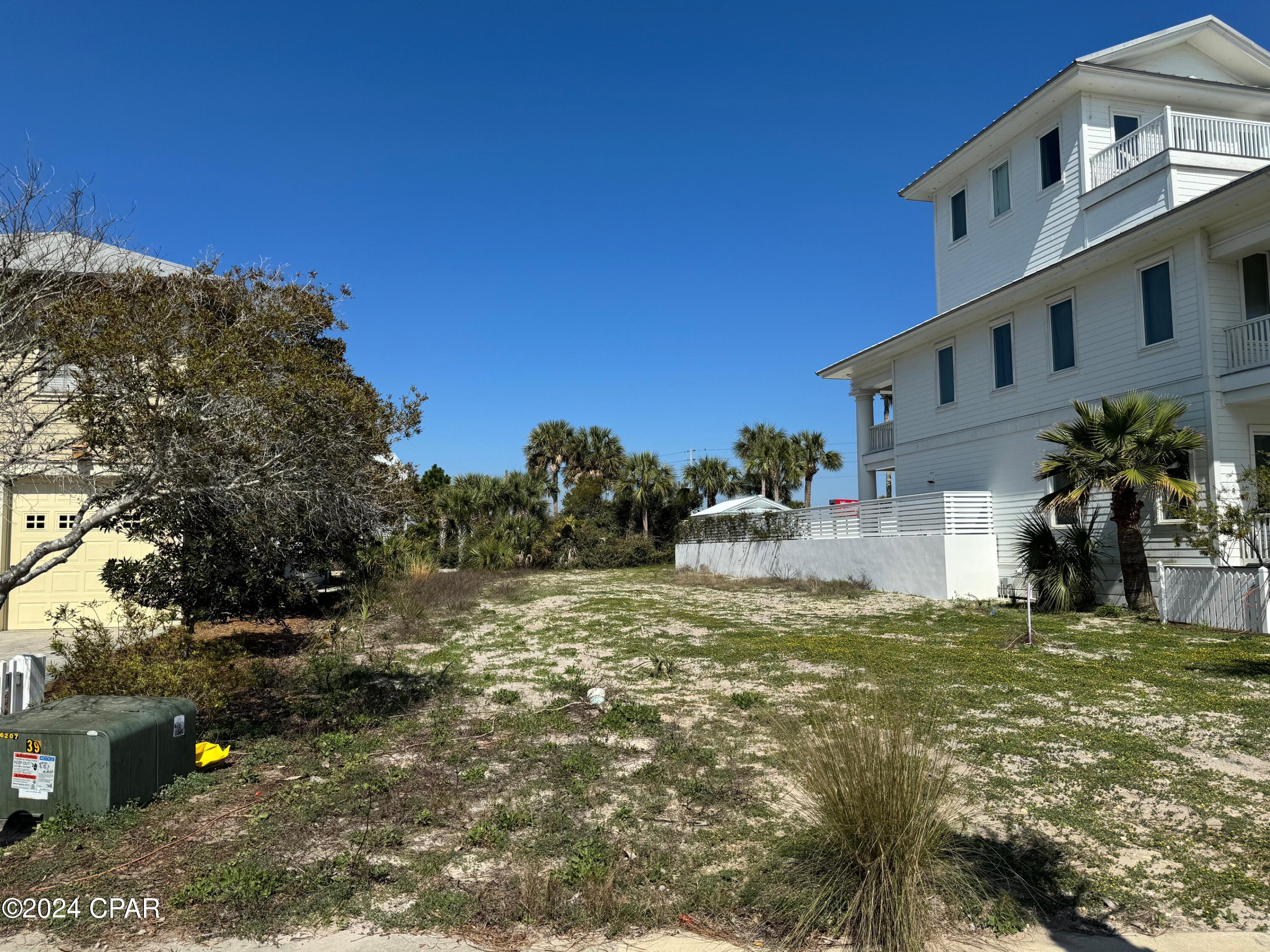 Carillon Beach - Land