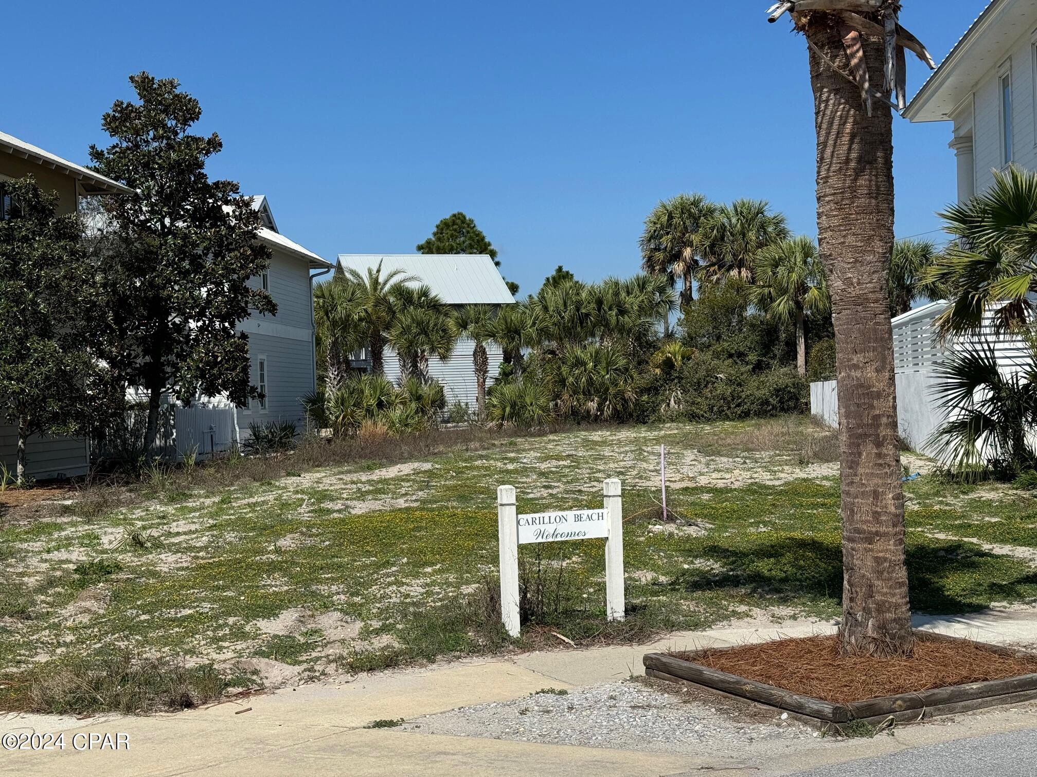 Carillon Beach - Land
