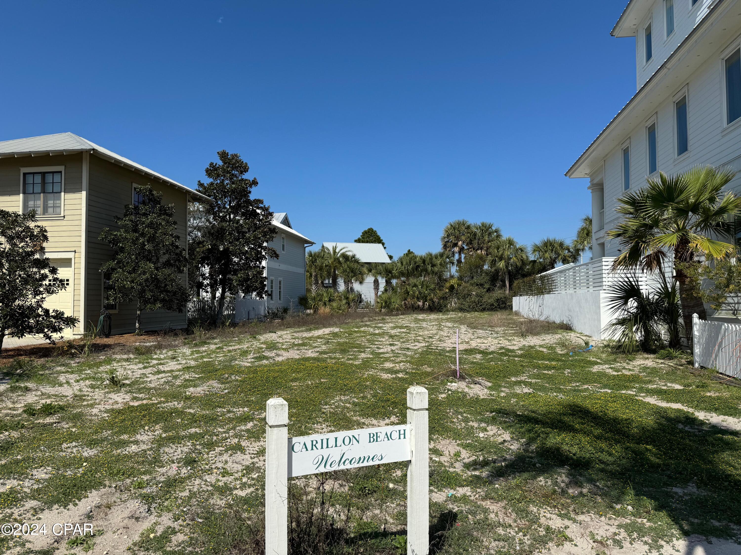 Carillon Beach - Land