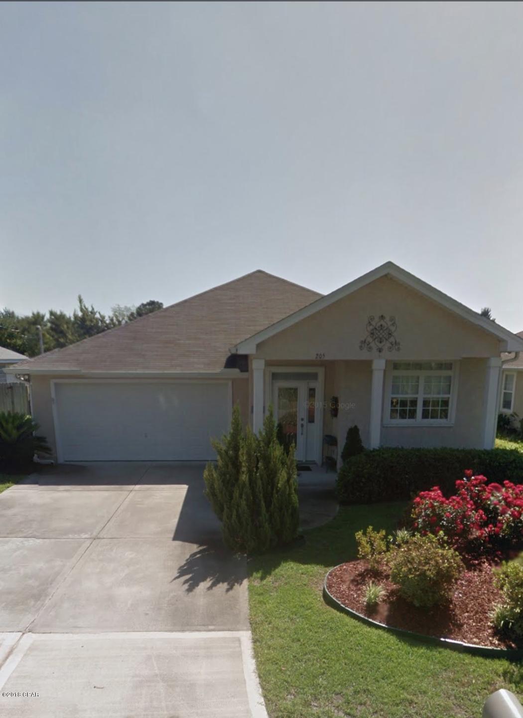 Home located in Bahama Beach. This home includes washer/dryer hookups, double car garage, and a fully fenced backyard. Lawn service included in rent.



All dimensions are approximate.