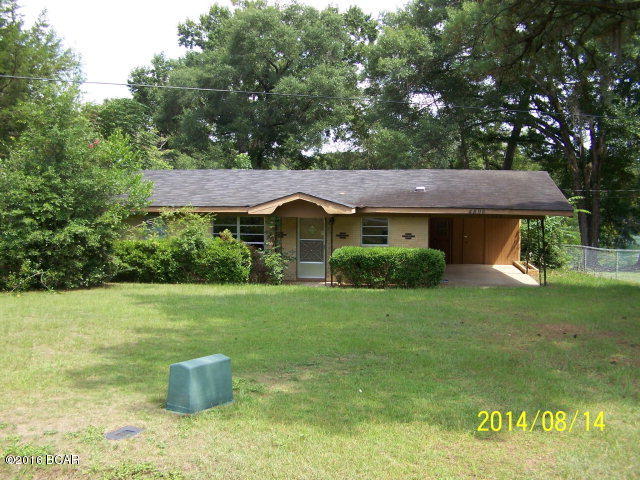 Small brick home on Flynt Dr. in Marianna, FL. Home has been vacant for many years, so it needs lots of interior and exterior repairs, such as a roof, ac, interior wall repairs, etc.