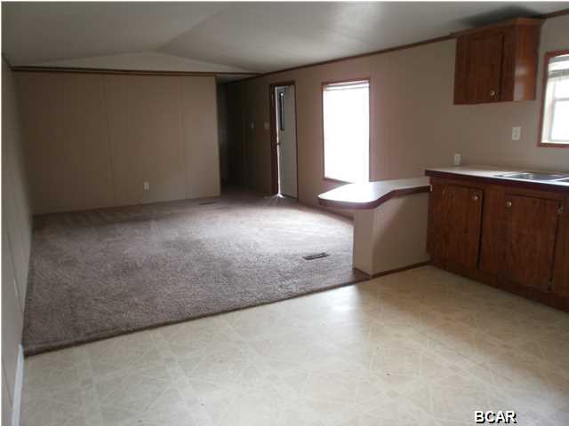2 bedroom 2 bath single wide mobile home, open floor plan with a washer and dryer. Centrally located in Lynn Haven. Some pets are negotiable, $150 nonrefundable animal fee, no dogs. All sizes are approximate, please measure if necessary.