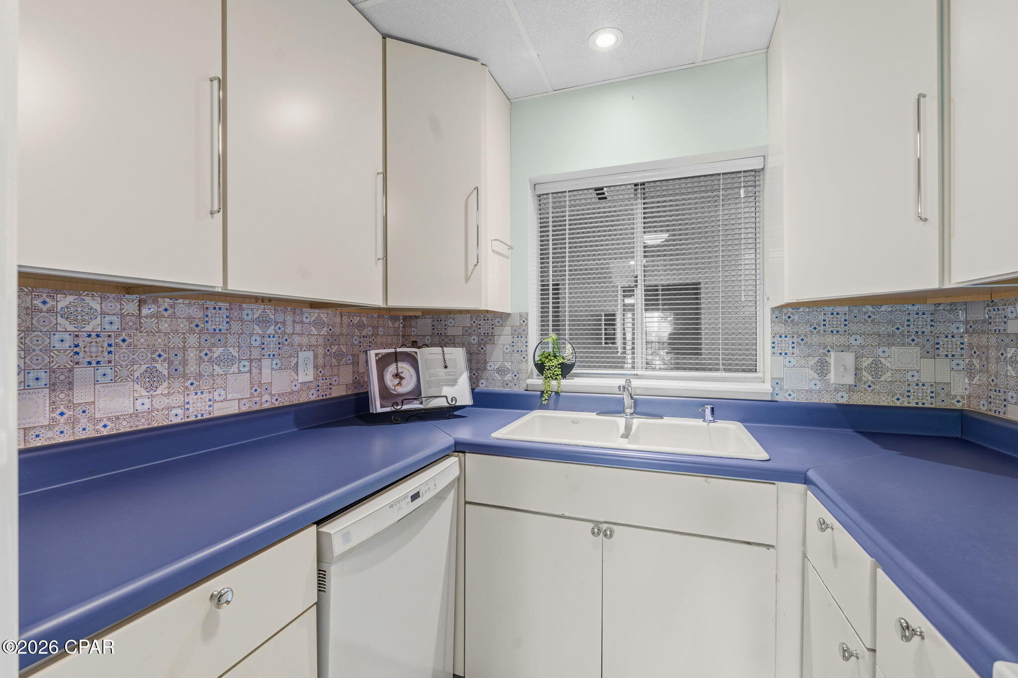 Bay Club Condo Ph 2 - Residential Lease