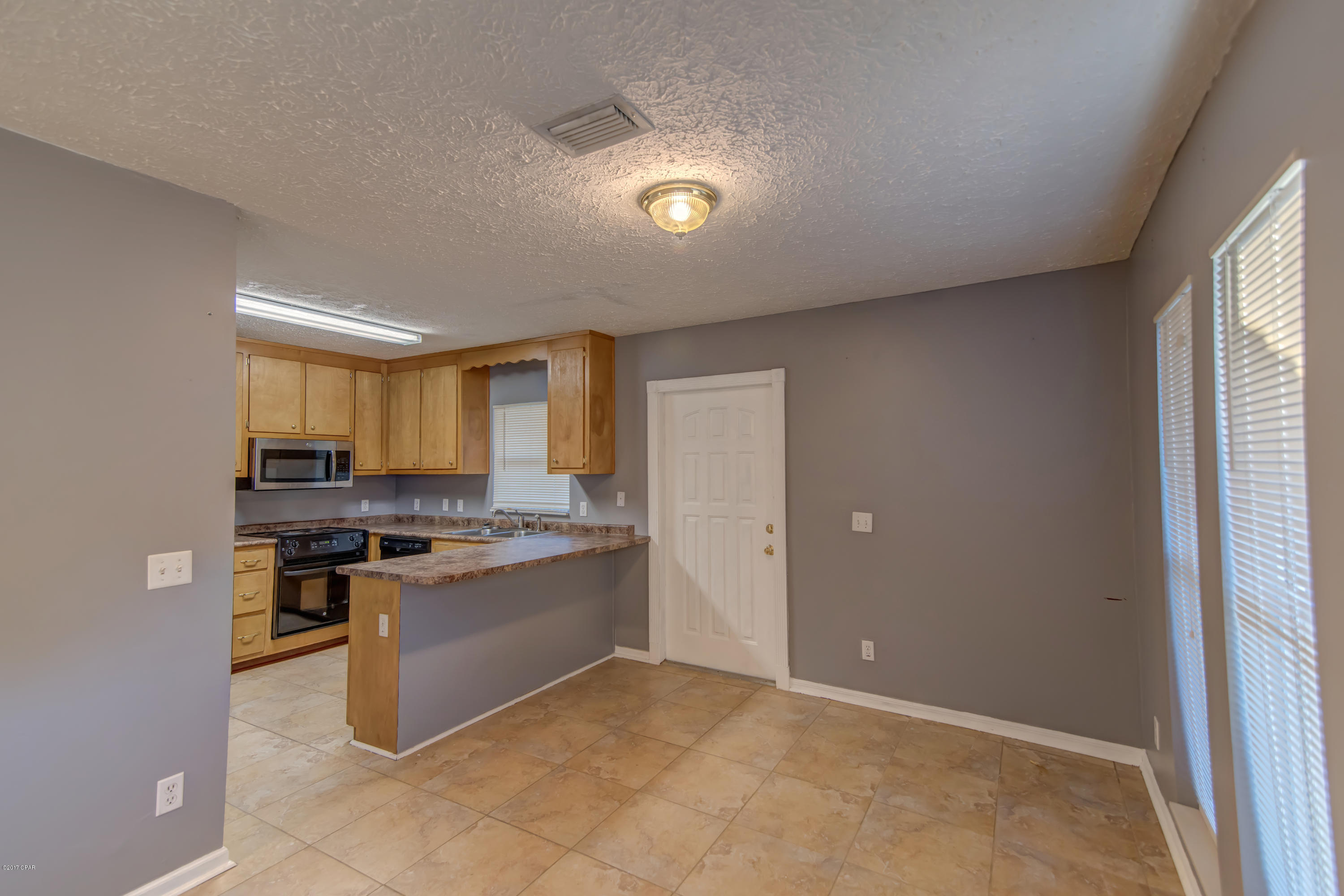 Hutchison's 1st To Bahama Bch - Residential Lease