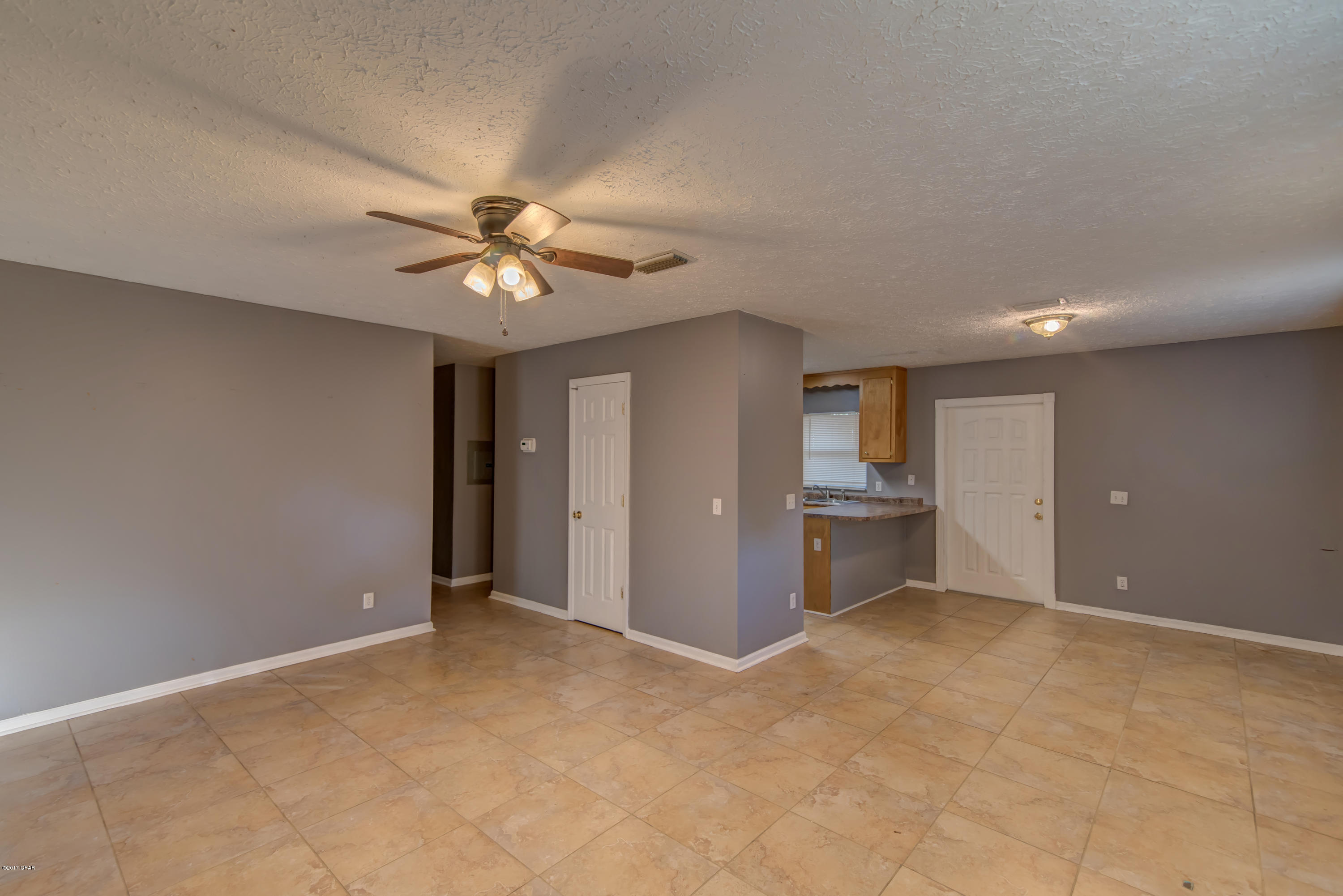 Hutchison's 1st To Bahama Bch - Residential Lease