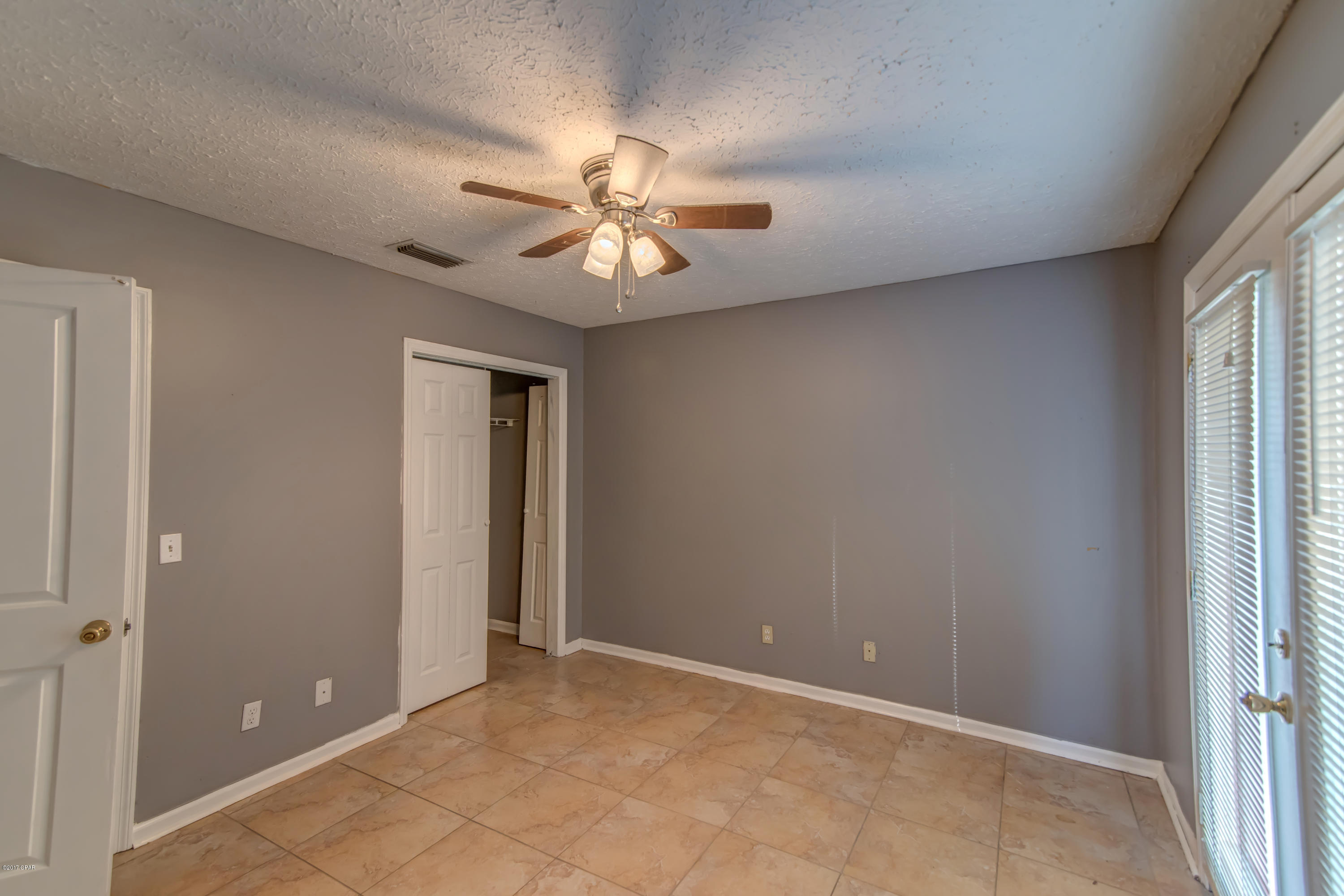 Hutchison's 1st To Bahama Bch - Residential Lease