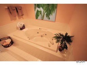 Summerwinds Condo - Residential