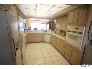 Summerwinds Condo - Residential