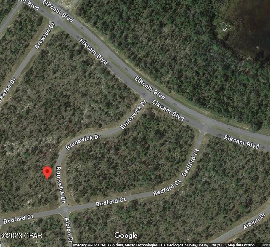 Nice building lot for single-family homes in the quickly growing subdivision of Sunny Hills!! ...what are you waiting for...Sunny Hills boasts the magnificent Sunny Hills Golf and Country Club!! No time frame to build in...homes only subdivision, no mobile homes...no HOA!! Come build your dream home now!! Don't miss out, call today!!!