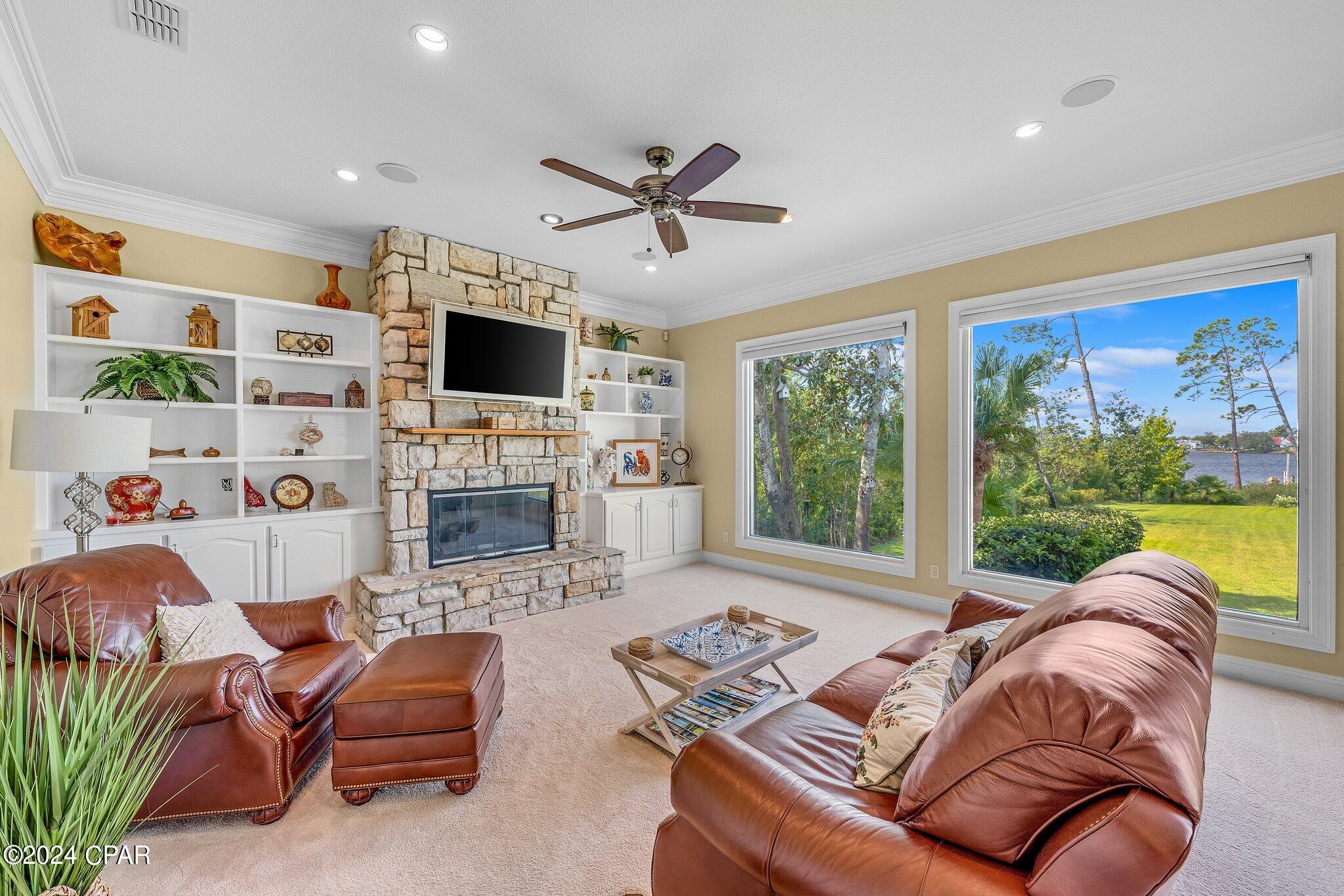College Point 1st Add - Residential