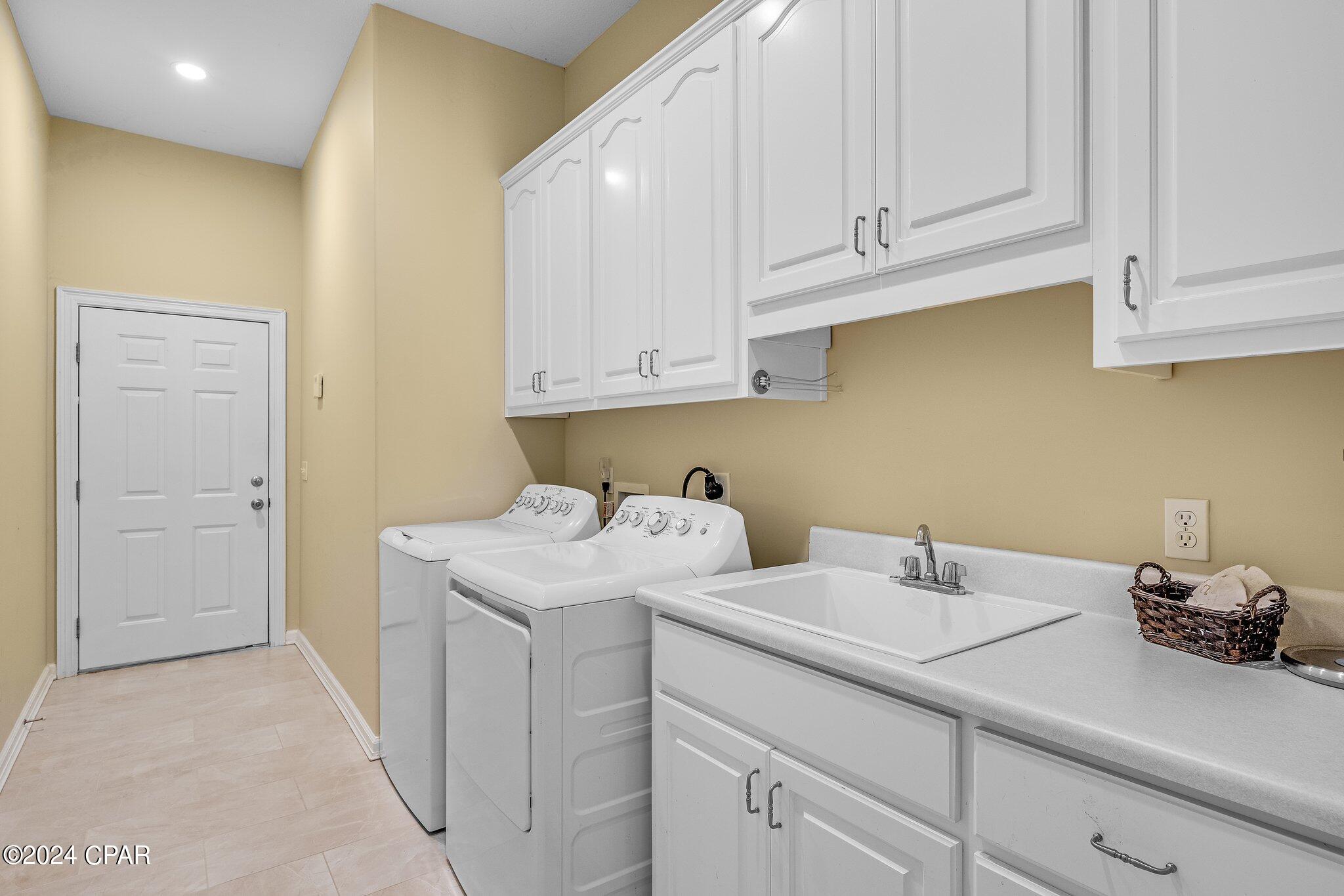 College Point 1st Add - Residential