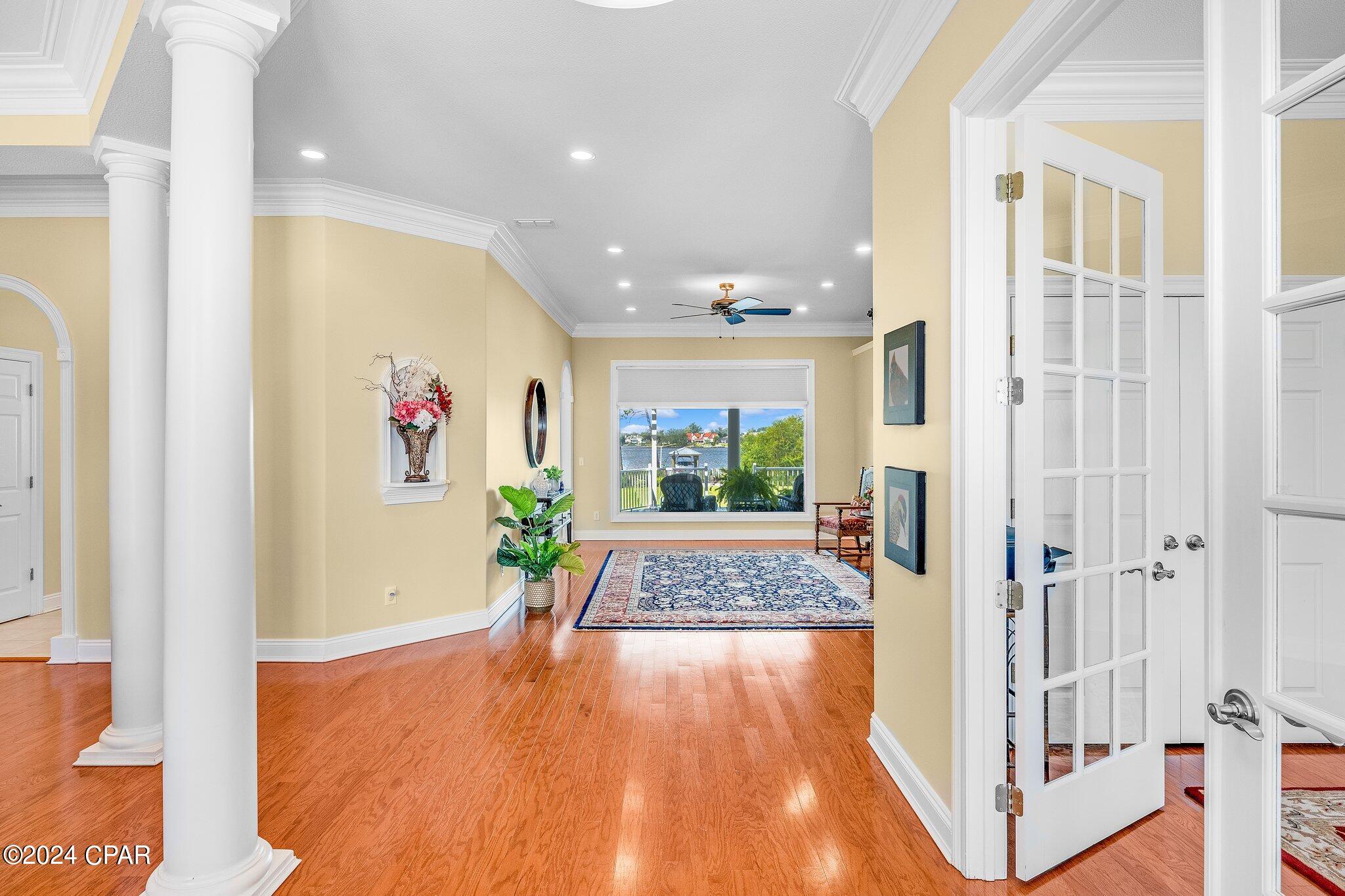 College Point 1st Add - Residential