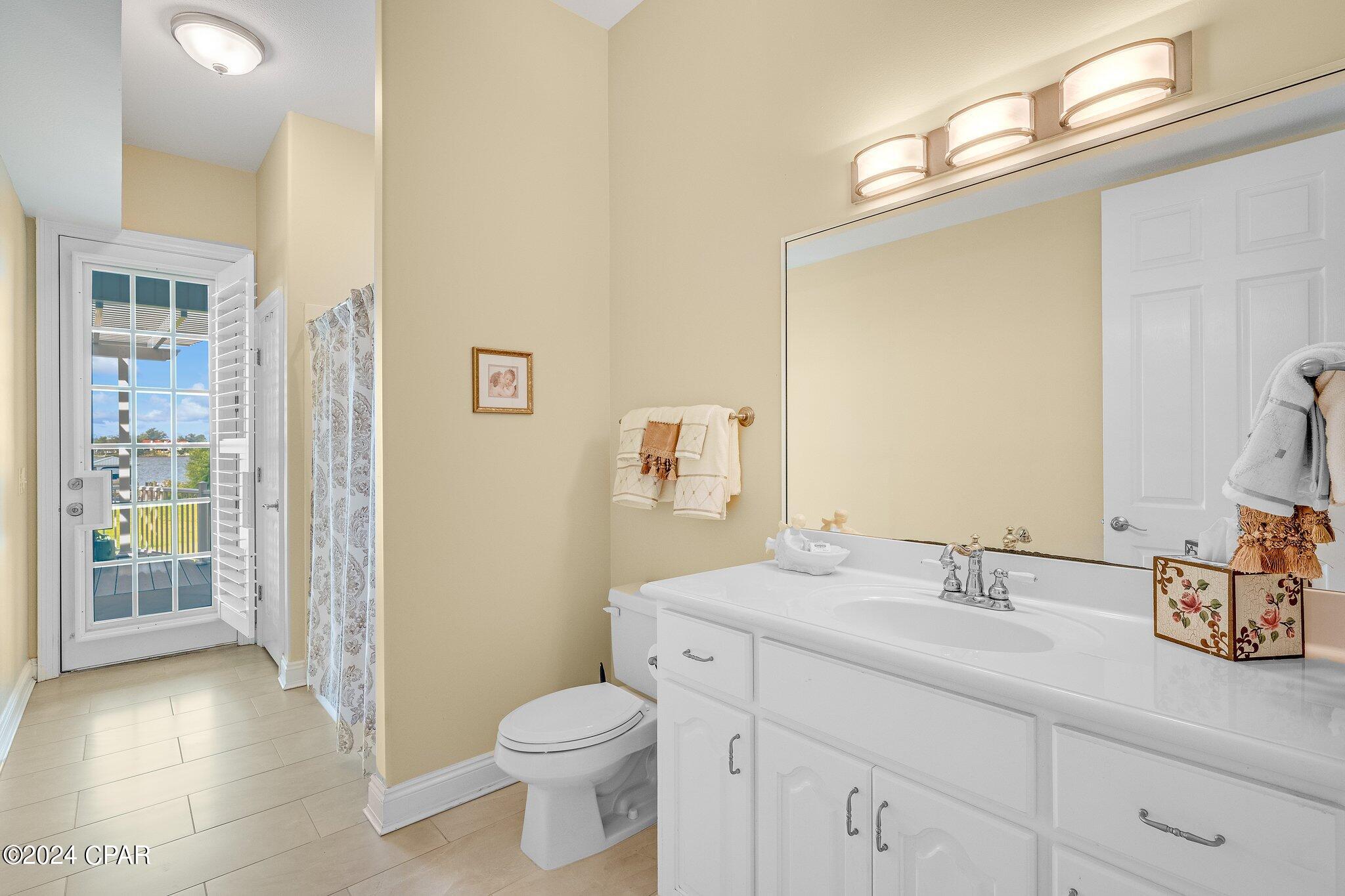 College Point 1st Add - Residential