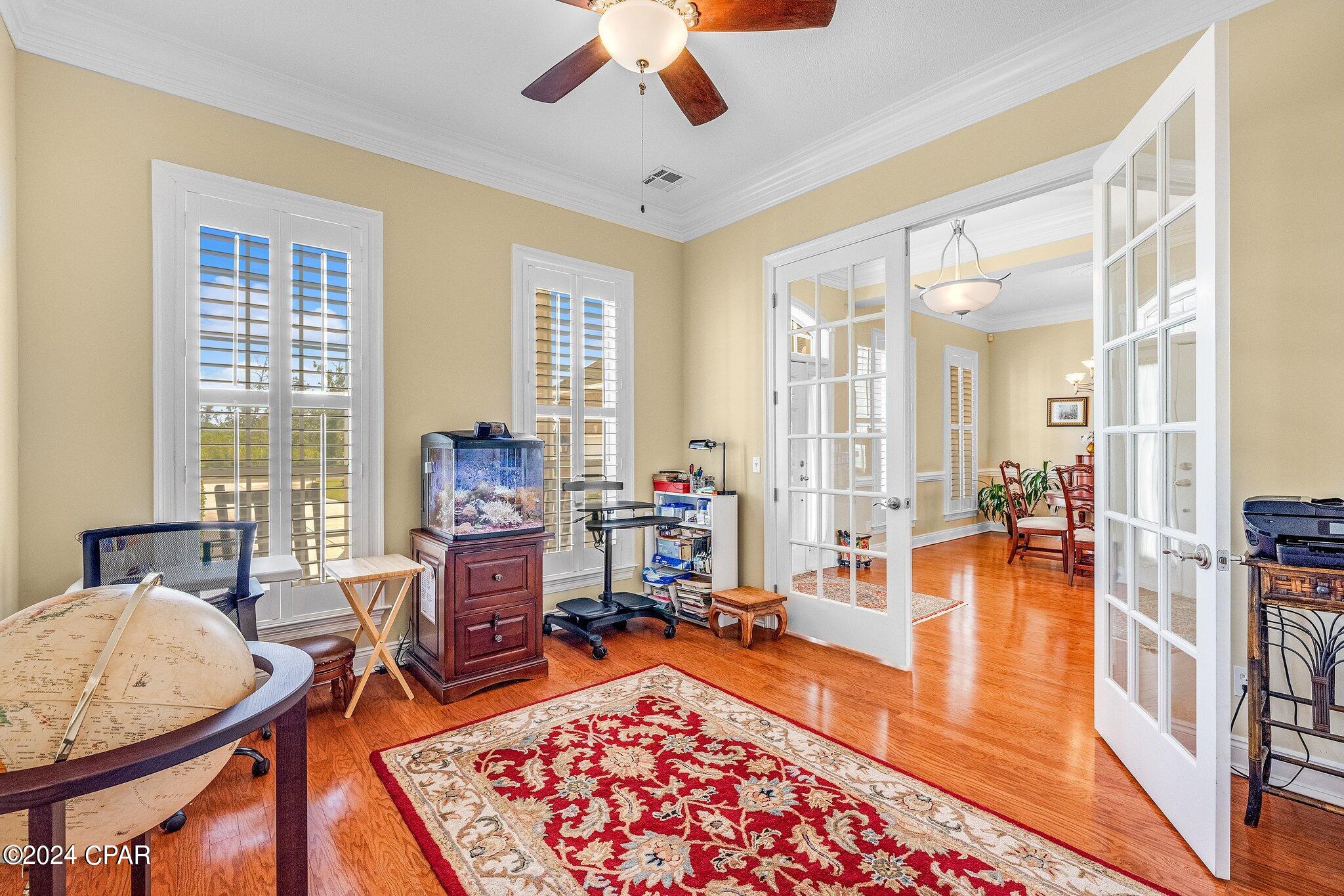 College Point 1st Add - Residential