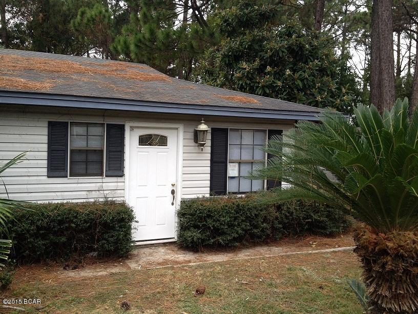 Thomas Drive area duplex - 2 bedroom 1 bath. Great location - close to Winn Dixie and Publix, and just a short drive to the beach.  Also, close to the Navy Base.