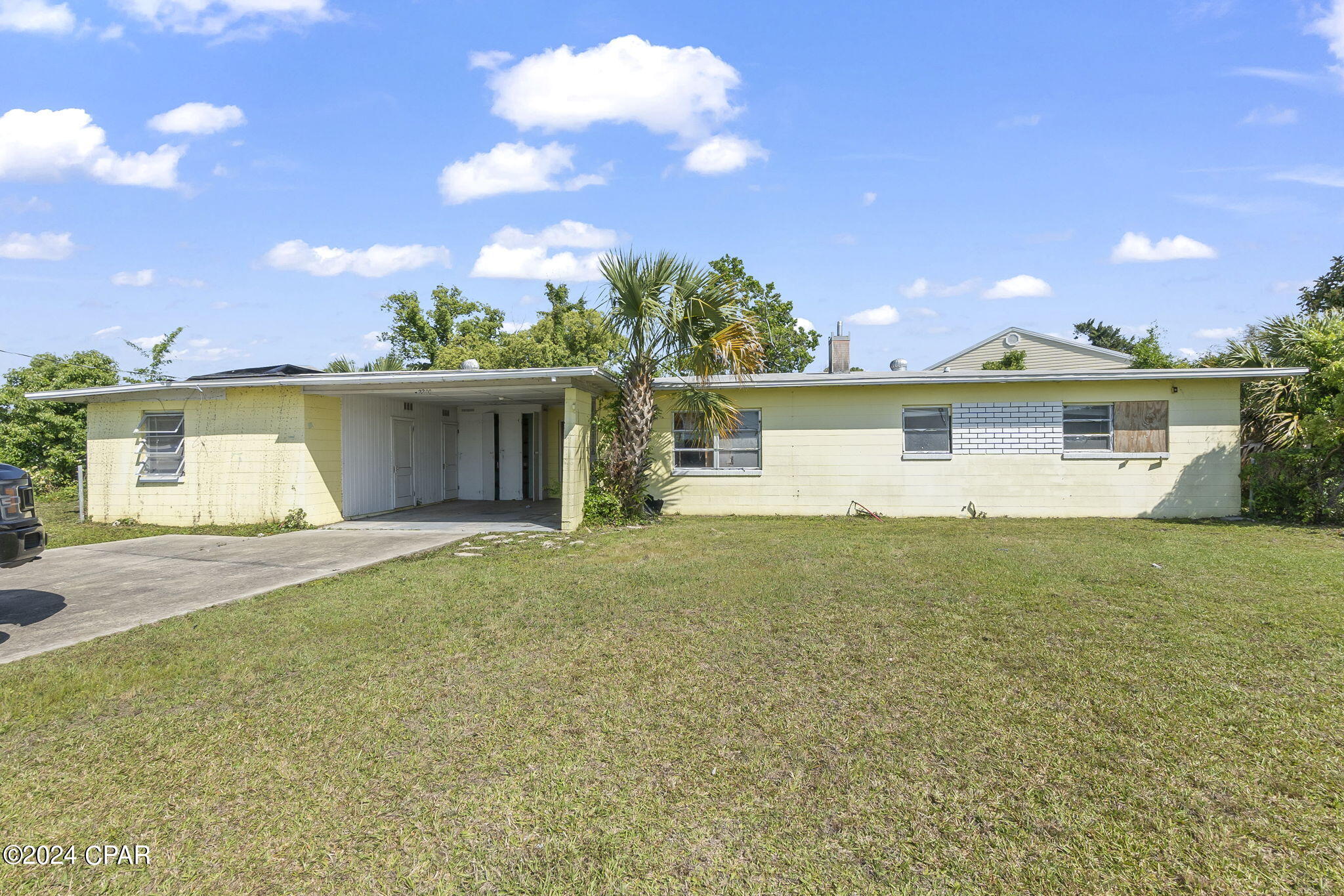 Attention Investors! An outstanding residential property with great potential awaits those seeking a profitable flipping opportunity. Tucked away in the heart of Panama City, this property is ready for your expertise and creative touch to turn it into a sought-after home. Located in a desirable neighborhood, it offers convenience and comfort, making it attractive to buyers looking for a thriving community to settle in. The property's proximity to amenities, schools, parks, and transportation adds to its appeal, making it an ideal choice for families and individuals alike. This investor special provides a promising platform for a successful flipping project, with the existing structure ready for renovation to bring your vision to life. The layout offers flexibility to create a modern and functional floor plan that caters to the needs of today's homebuyers, whether it involves revamping the interior, updating the kitchen and bathroom, or enhancing the curb appeal with landscaping and exterior improvements. This property offers multiple opportunities to increase its value significantly, with the potential for substantial returns on your investment in this thriving real estate market. Don't miss out on the chance to transform this property into a standout home that will attract eager buyers with your expertise and a well-executed renovation plan.
