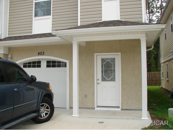 Town homes in Fox Trace Community are a short drive to TAFB and convenient to Hwy 22 and Callaway Elementary. Town Homes feature 3 bedrooms upstairs and large master bath and hall bath. Master bedroom also features a large walk-in closet. Kitchen has an island and opens up to a living area.