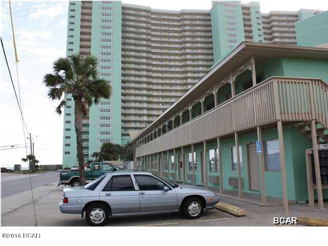 Efficiency unit close to the Gulf; wall mounted a/c unit, on site laundry room with washer and dryer. Water, sewer, trash, electric, basic cable, and pest control are included