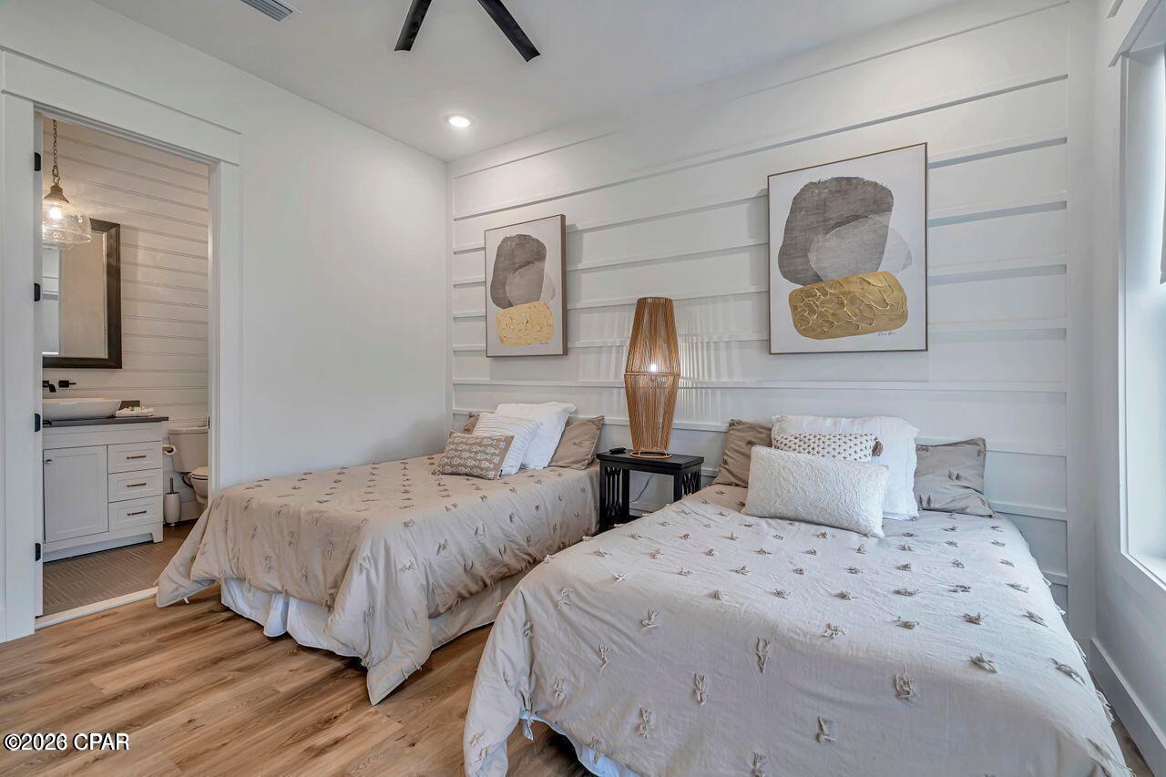 Laguna Beach Estates 7th Add - Residential