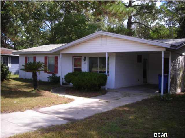 Nice starter home or investment. Roof is only a few years old. 2 out buildings in fenced back yard. Needs some work. Seller just closed on this home 09/08/2014. No Disclosures. PLEASE VERIFY ALL INFORMATION AND MEASUREMENTS!!!!!!