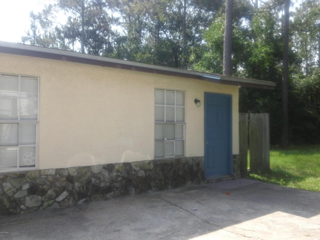 2 bedroom 1 bathroom duplex in Hiland Park area. All property sizes and ages are approximate, please measure and/or verify if important. School assignments are subject to change, please check with Bay County for most accurate information.Deposit is the same as the rent.Pets allowed with Owner approval