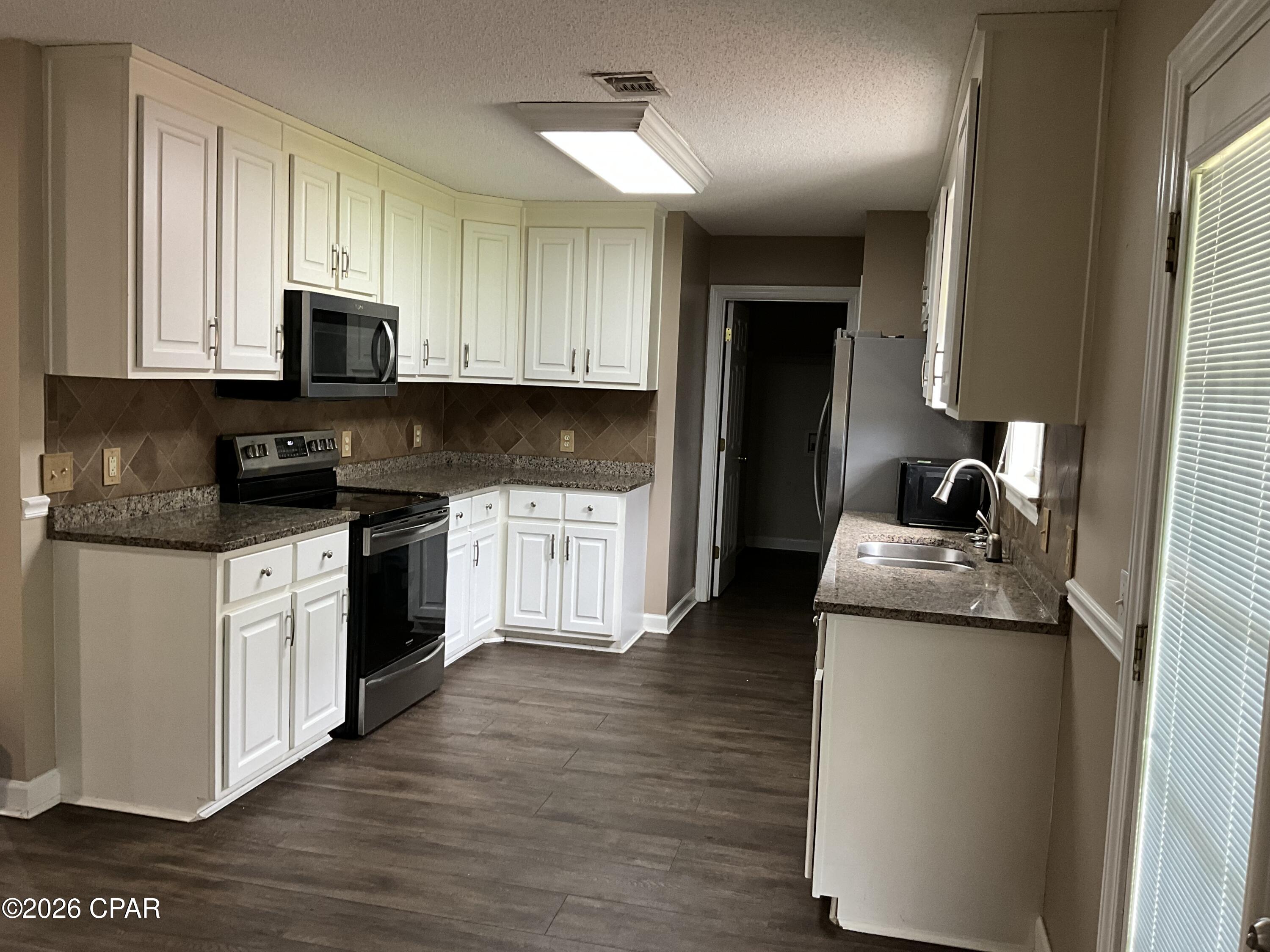 Ten Lakes Estates - Residential