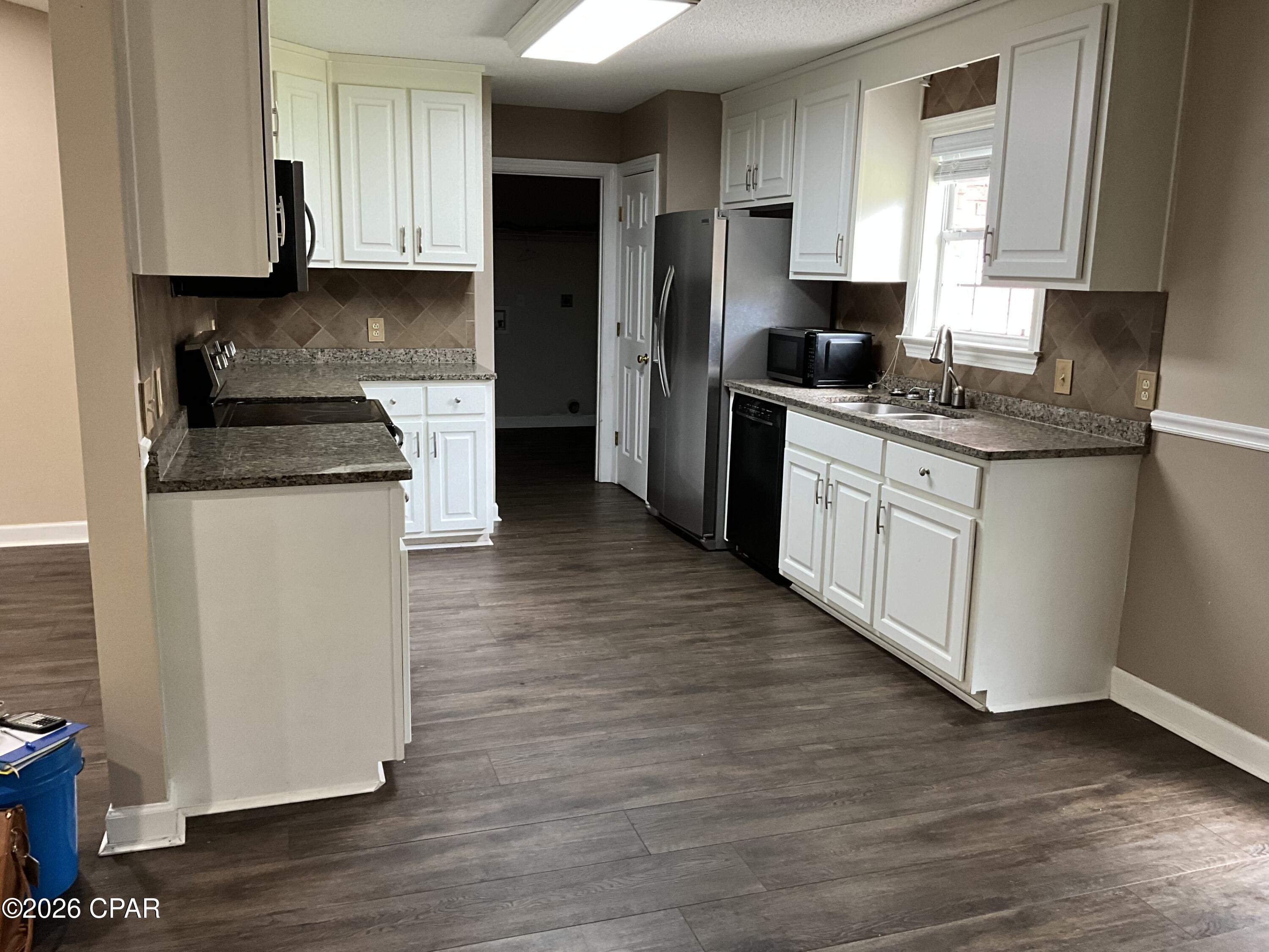 Ten Lakes Estates - Residential