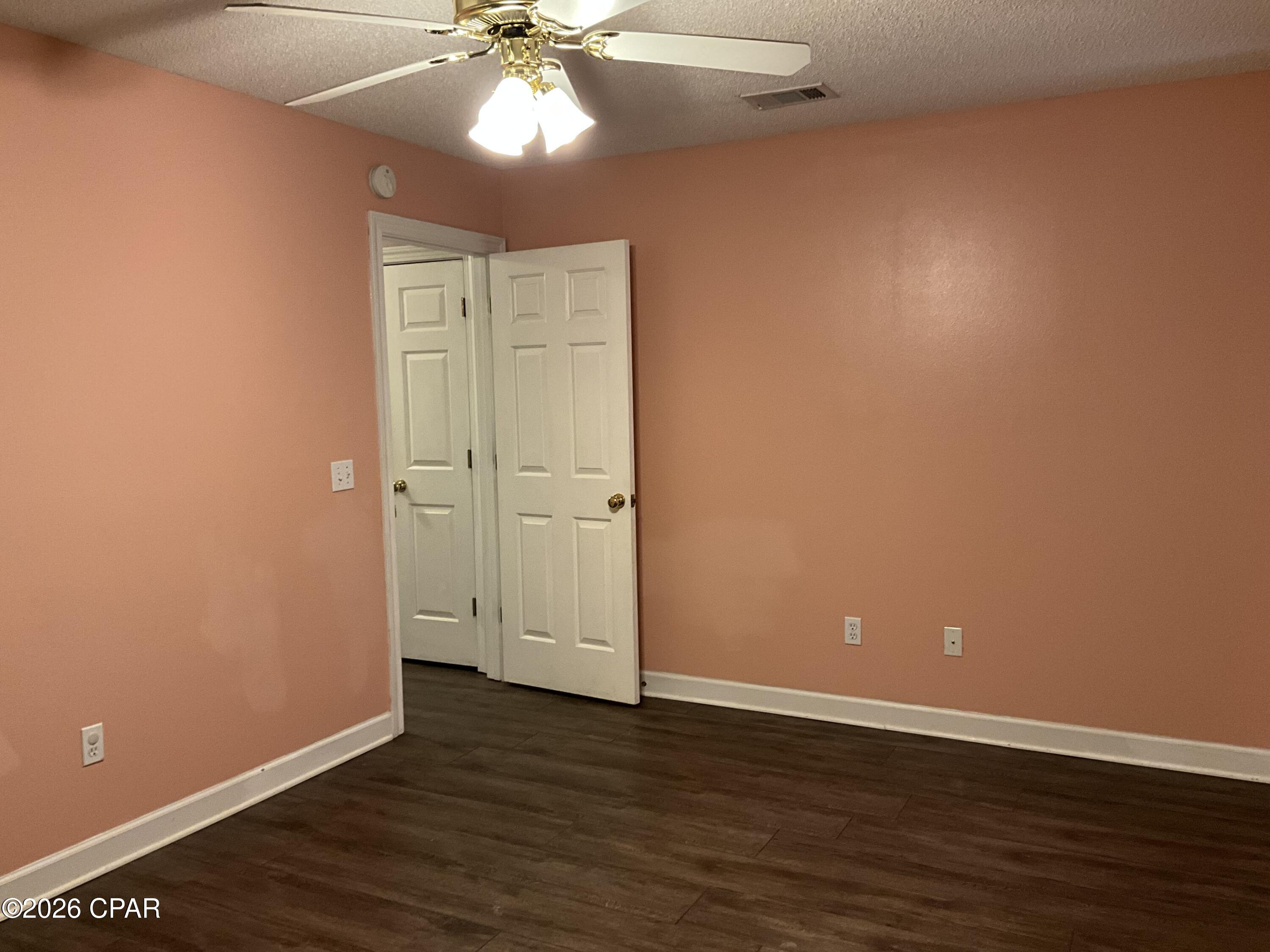 Ten Lakes Estates - Residential