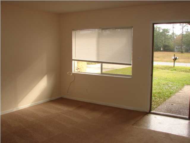 Very nice duplex located close to Tyndall AFB, shopping, dining out, schools and entertainment. Duplex features fenced yard and washer and dryer hookups. Call today for an appointment before you miss out. 850-785-1581