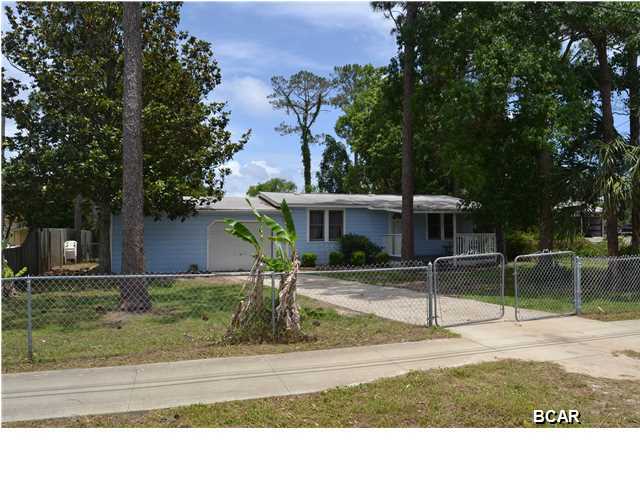 ****HANDYMAN SPECIAL****** Bring your toolbox and make this your perfect home or beach get-a-way. This 2 bedroom 1 bath home with an oversized single car garage, sits on a large 75x190 lot with a great beach location. Close to schools, shopping, entertainment and the navy base. ALL SQUARE FOOTAGE AND DIMENSIONS ARE APPROXIMATED. PLEASE VERIFY IF IMPORTANT.