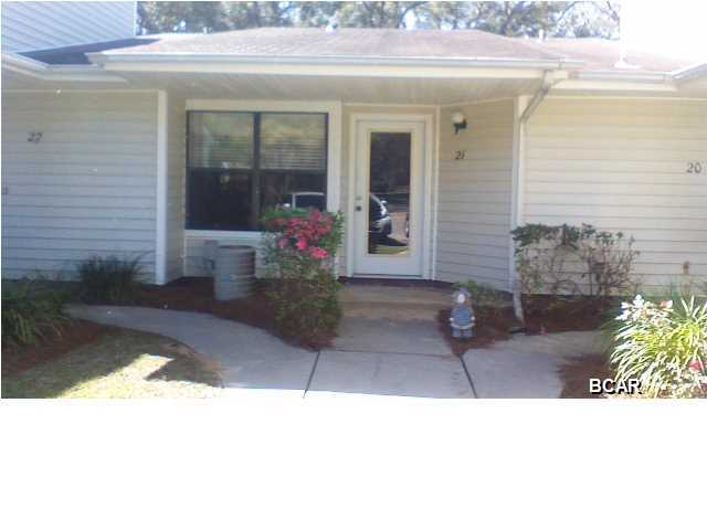 2 BEDROOM, 2 BATH, OPEN FLOOR PLAN. W/D HOOK-UPS, FRENCH DOORS OPEN TO COURTYARD. LOCATED IN OLD ST. ANDREWS.