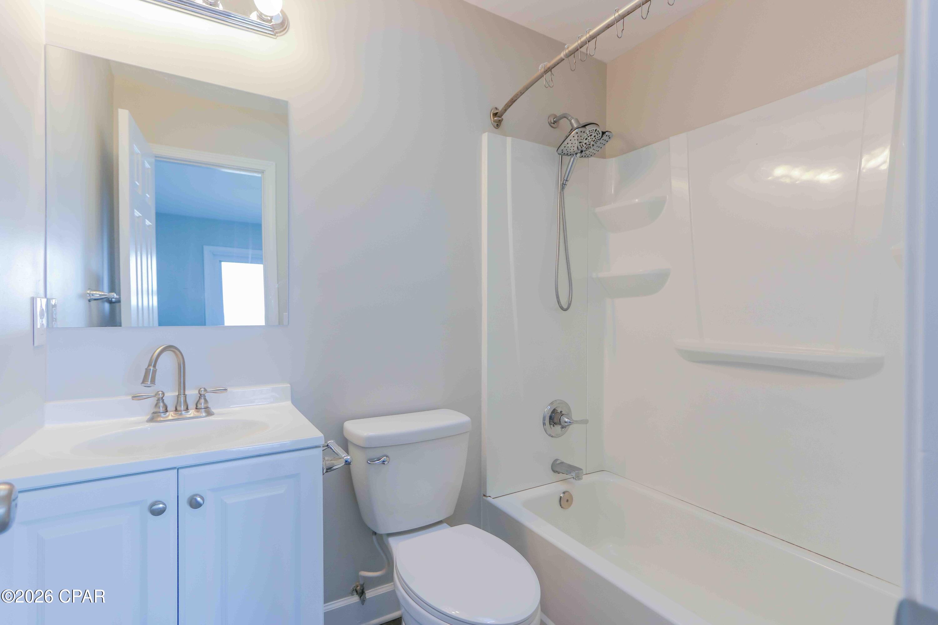 Oakshore Villas Twnhs - Residential